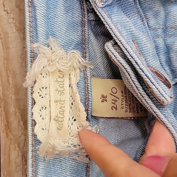 Altar'd State Size 24/0 Two Toned Flared Jeans - Picture 5 of 7